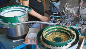 凸轮分割器在温控开关自动化组装...